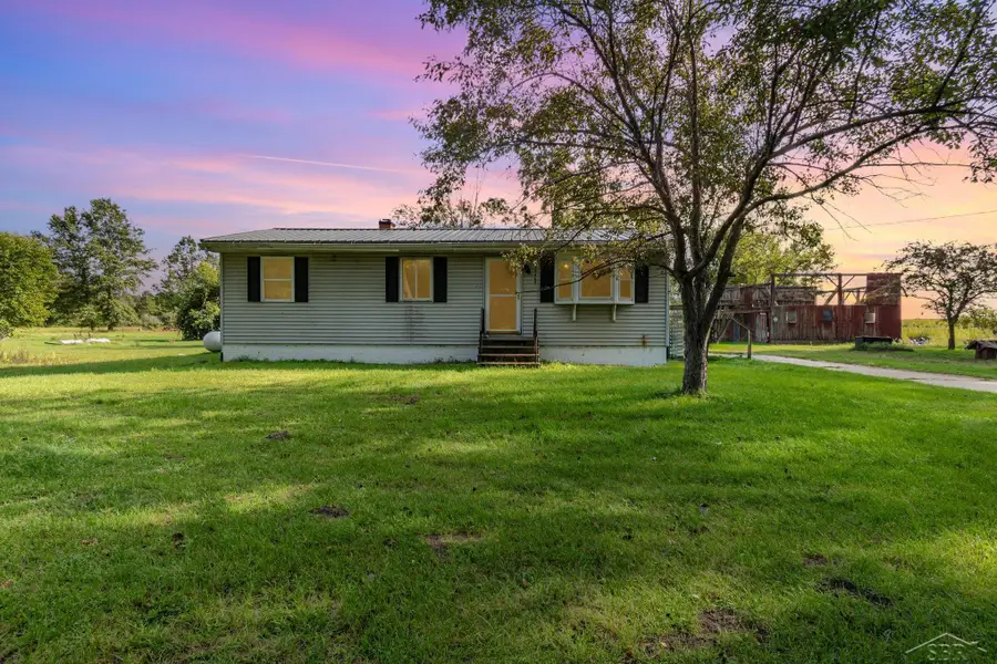 19465 Grabowski, Saint Charles, MI 48655 - Image #2