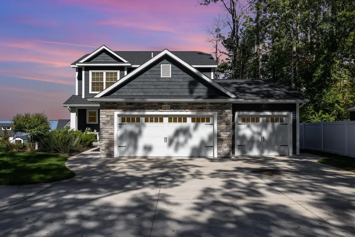 4860 W Houghton Lk, Houghton Lake, MI 48629 - Image #1