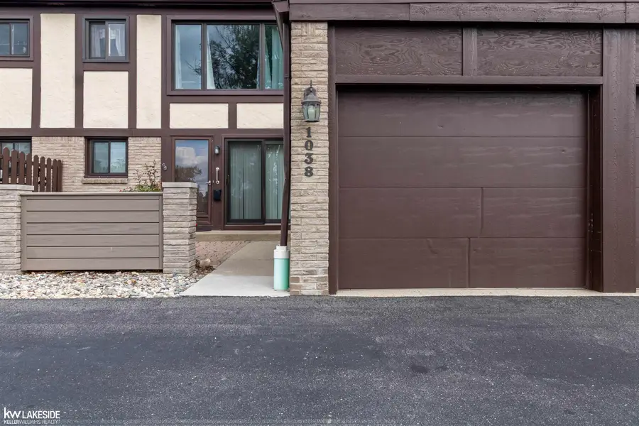 1038 Country Club, Saint Clair Shores, MI 48082 - Image #2