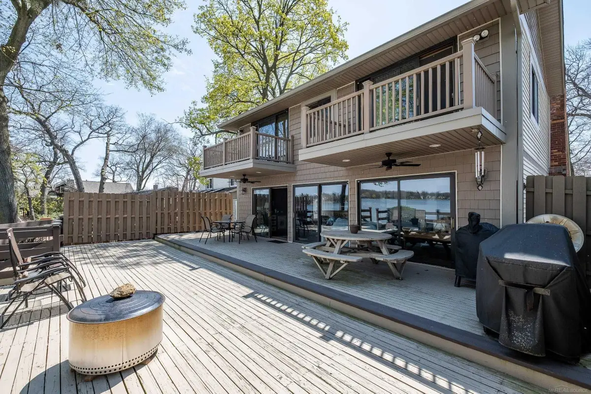 4040 Lark, Waterford, MI 48328 - Image #1