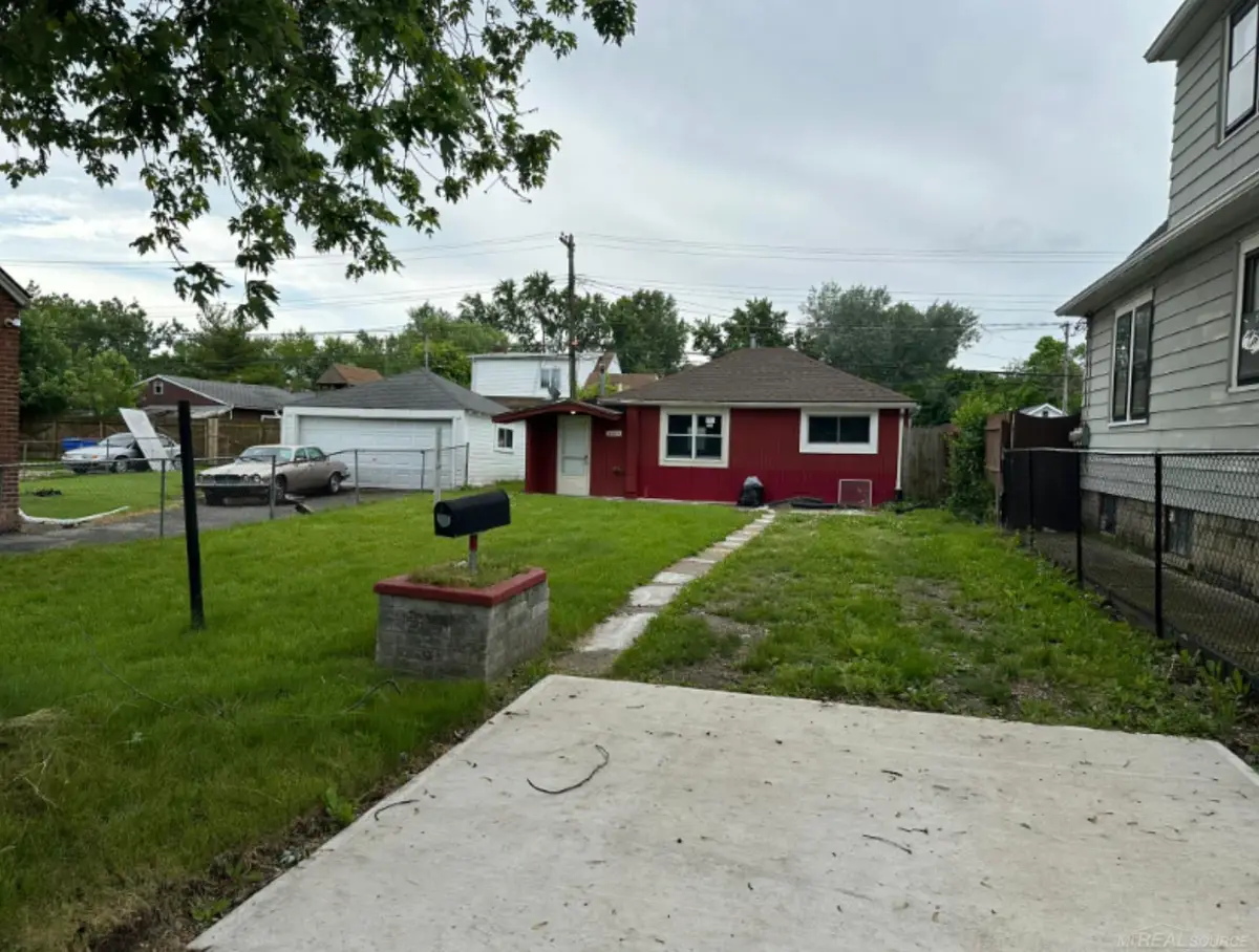 8094 Chalmers, Warren, MI 48089 - #1