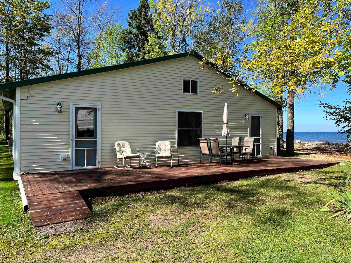 101 & 119 Pearl #2 Cottages, Ontonagon, MI 49953 - Image #1