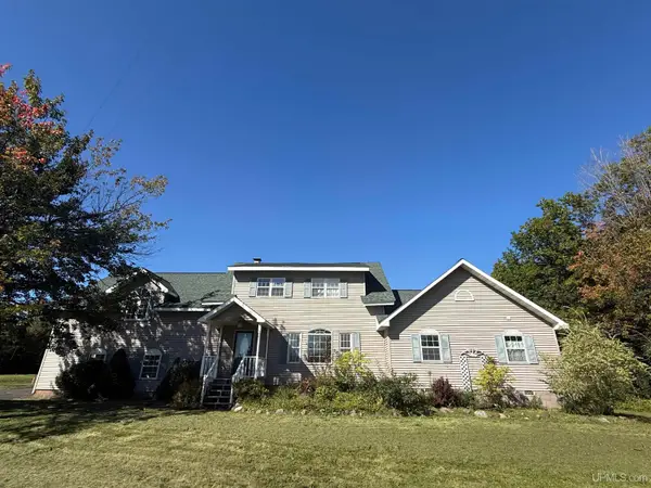 105 Indianhead Road, Wakefield, MI 49968