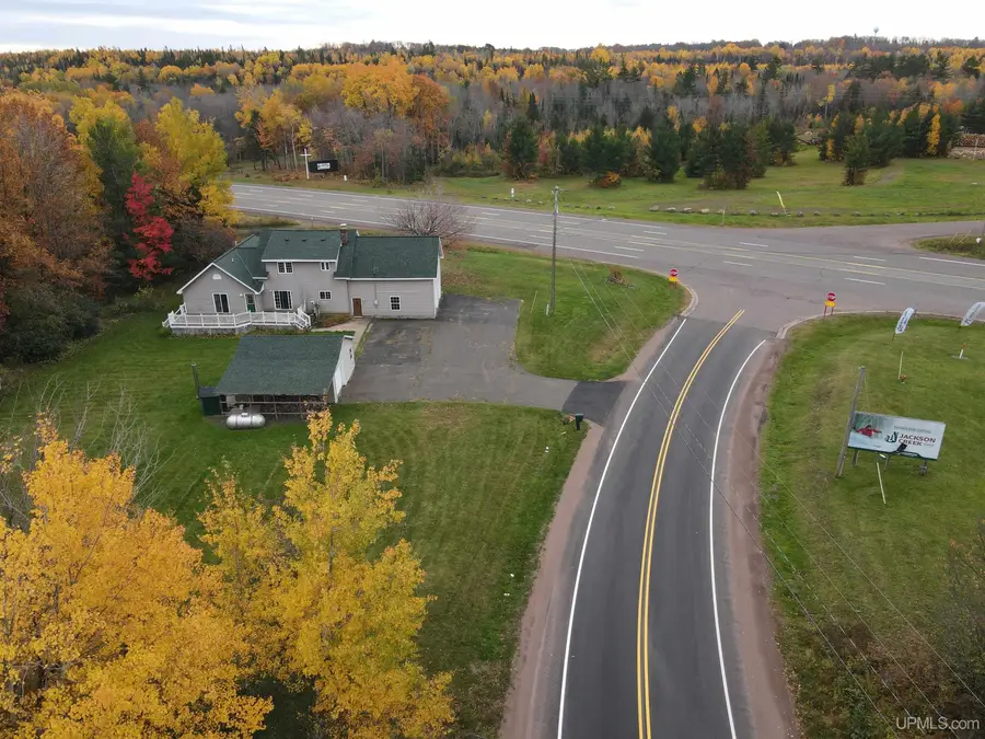 105 Indianhead Road, Wakefield, MI 49968 - Image #3