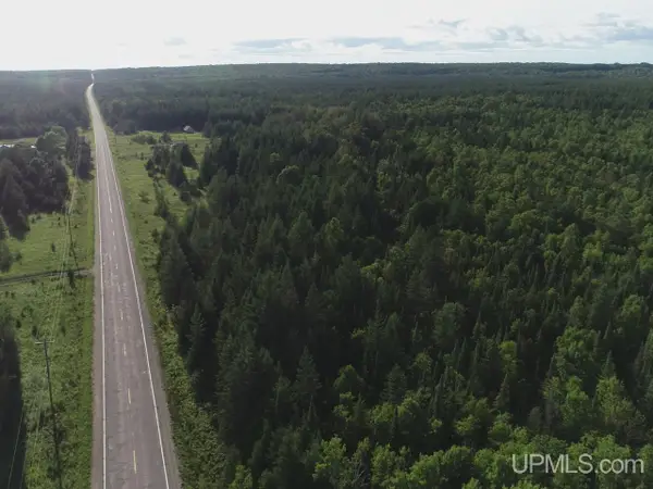 412 Acres River, Gulliver, MI 49840