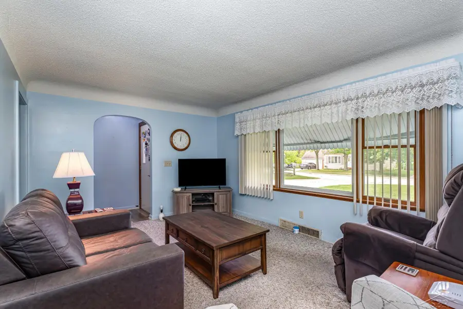 315 S Second, Freeland, MI 48623 - Image #2