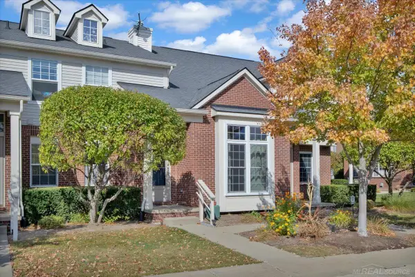 28103 April, Walled Lake, MI 48390