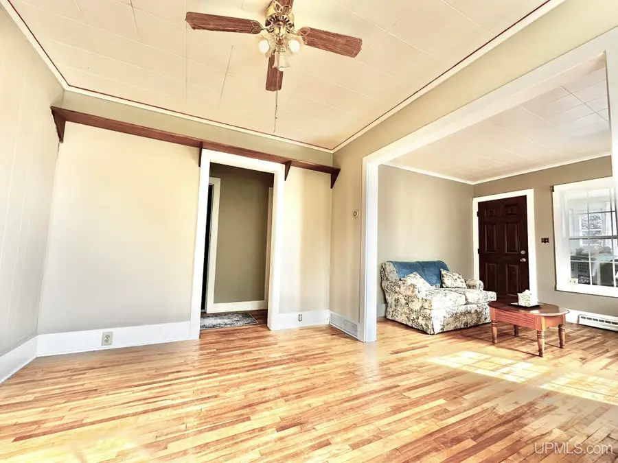 217 Cleveland, Kingsford, MI 49802 - Image #3