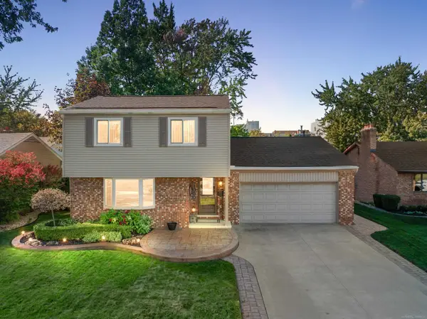 1050 Roslyn, Mount Clemens, MI 48043