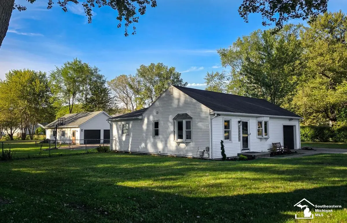 13171 S Dixie, La Salle, MI 48145 - Image #1