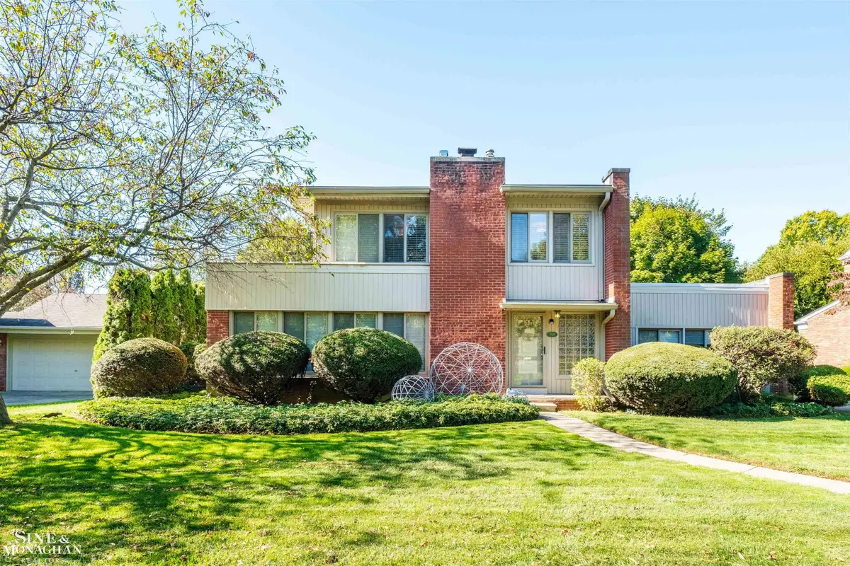 709 Lakepointe, Grosse Pointe Park, MI 48230 - Image #1