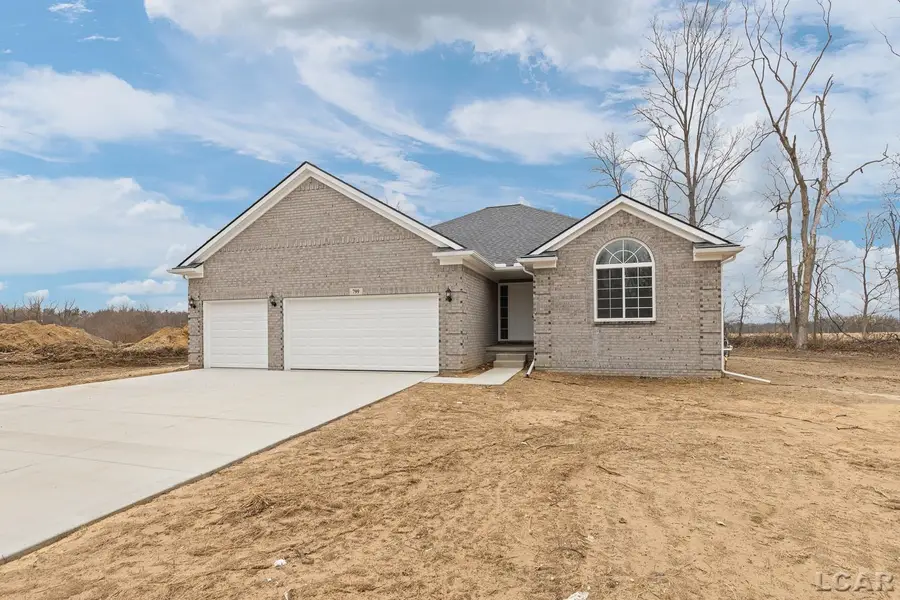 799 War Bonnet, Tecumseh, MI 49286 - #2