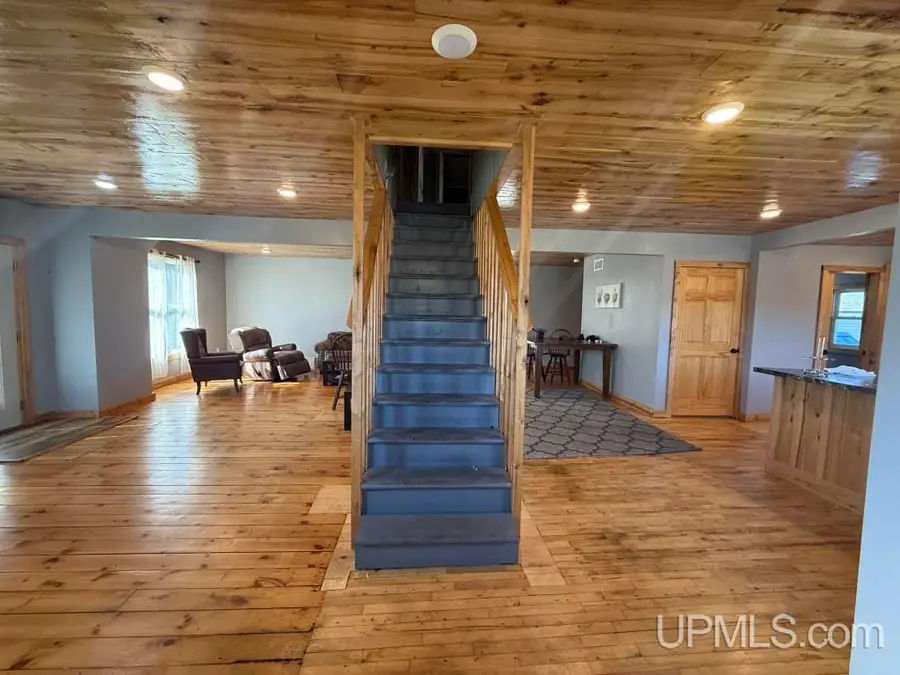 331 E Chocolay, Munising, MI 49862 - Image #3