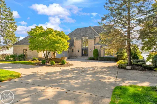 770 N Riverside, Saint Clair, MI 48079