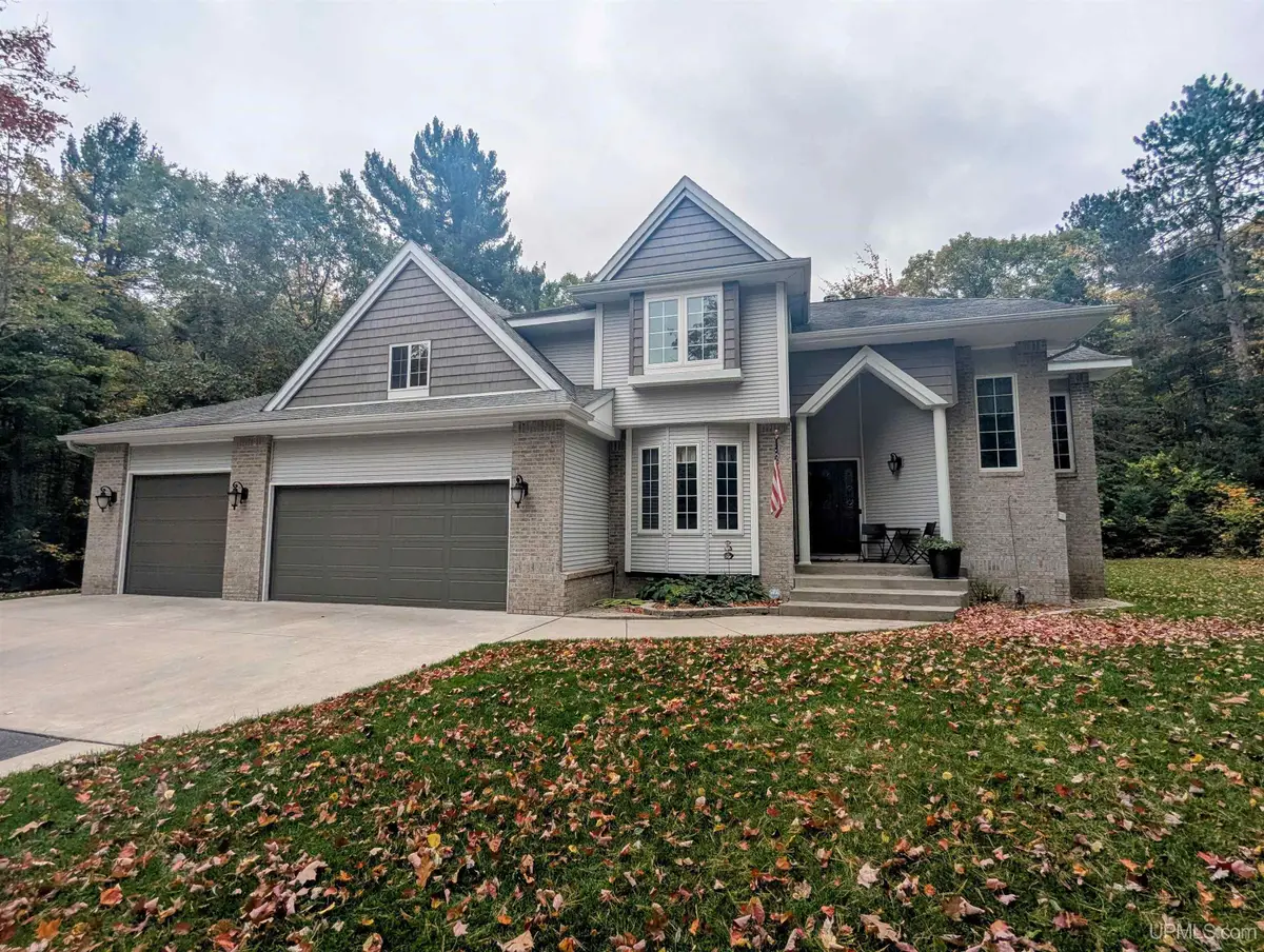 51 Oak Hill, Marquette, MI 49855 - Image #1