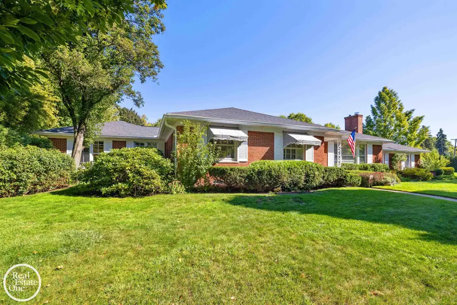 720 Fairford, Grosse Pointe Woods, MI 48236 - Image #2