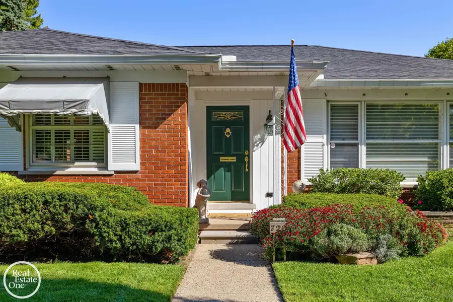 720 Fairford, Grosse Pointe Woods, MI 48236 - Image #3