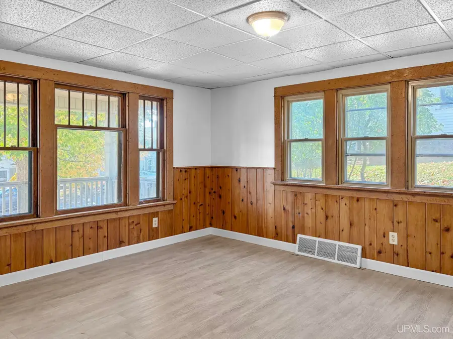 200 W Fleshiem, Iron Mountain, MI 49801 - Image #2