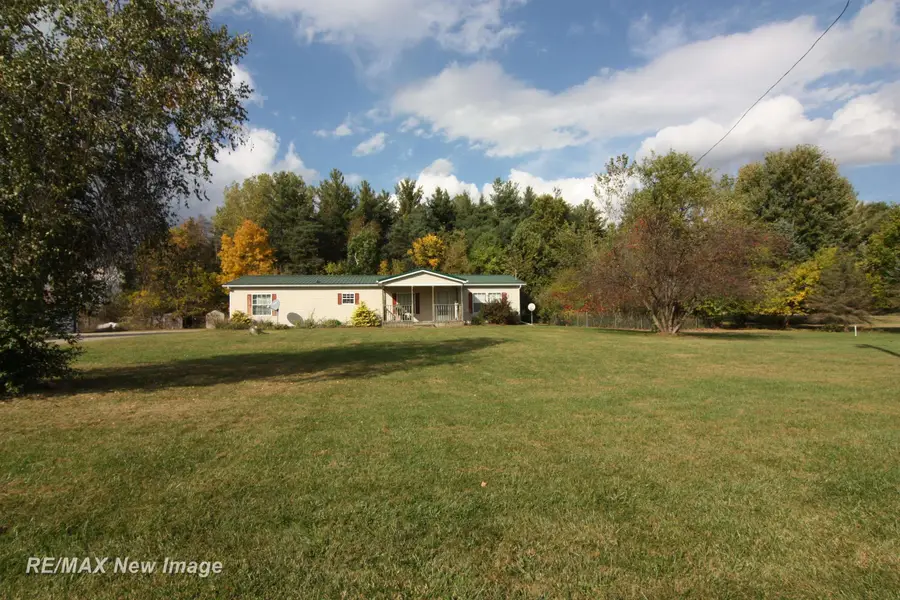 16420 Frost, Hemlock, MI 48626 - Image #2