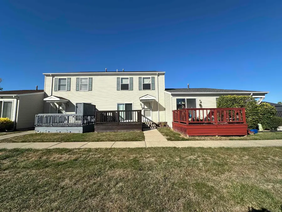 28219 Raleigh Crescent, Chesterfield Township, MI 48051 - Image #2