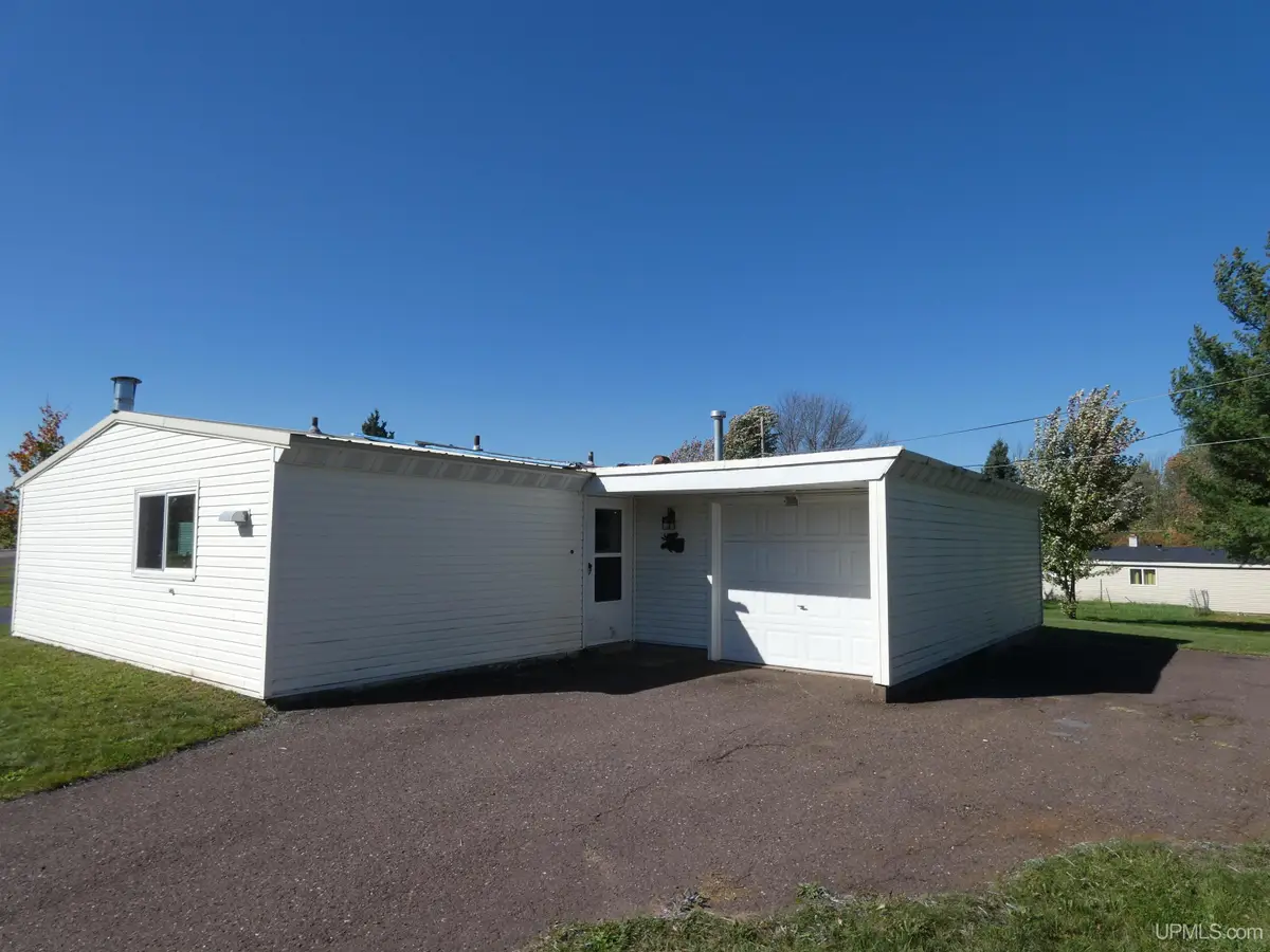 13 Oak, White Pine, MI 49971 - Image #1