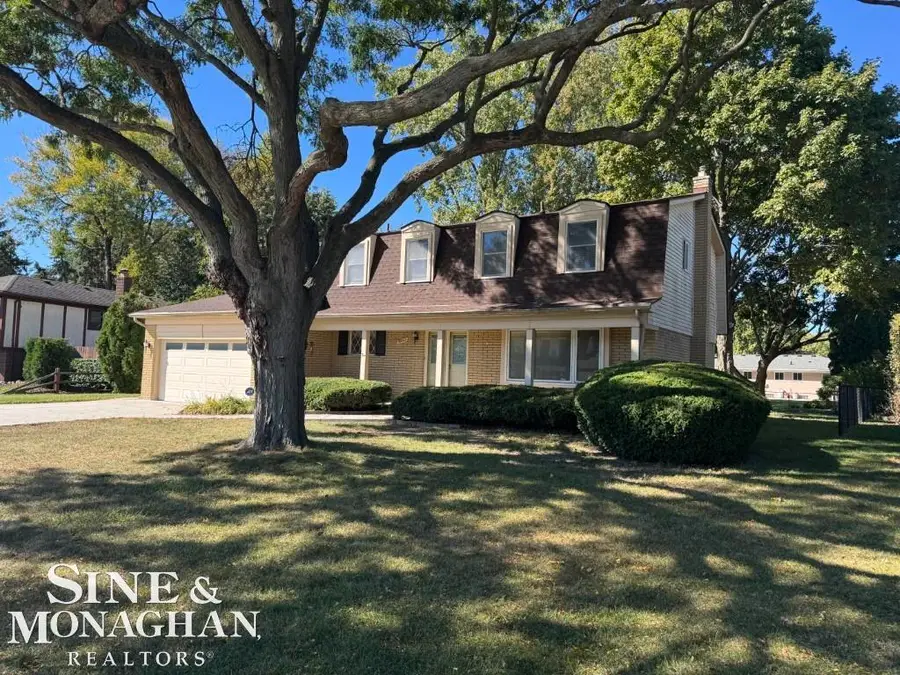 39043 Cadborough, Clinton Township, MI 48038 - Image #2