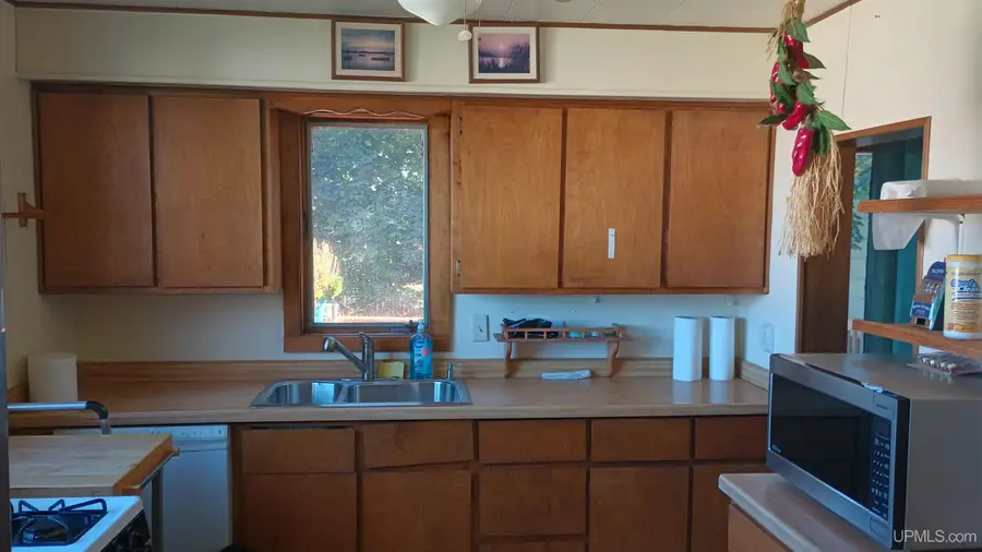 409 S Peck, Bessemer, MI 54952 - Image #3