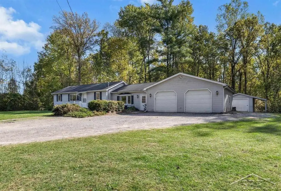 2966 E Degeer, Midland, MI 48642 - Image #2