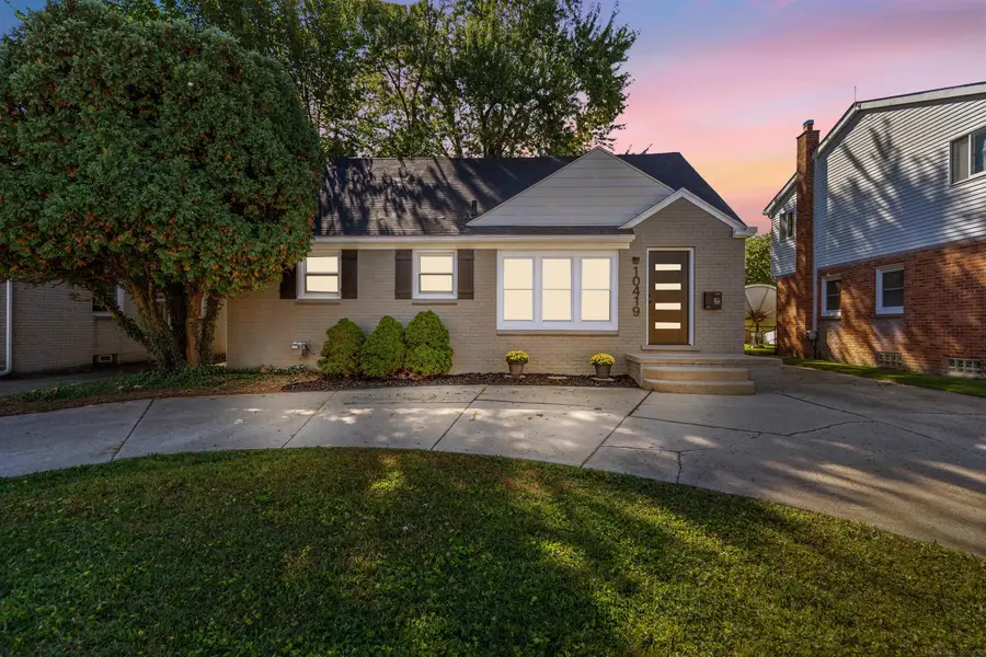 10419 W 11 Mile, Huntington Woods, MI 48070 - #2