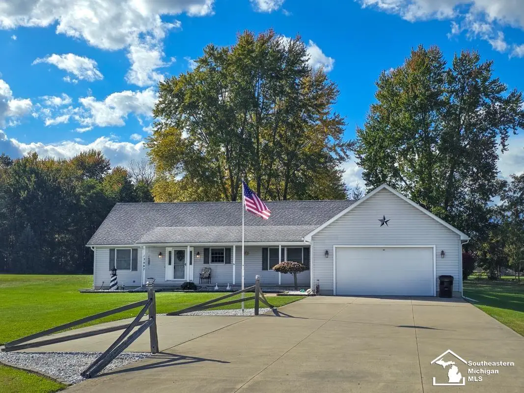 12007 Grafton, Carleton, MI 48117 - Image #1