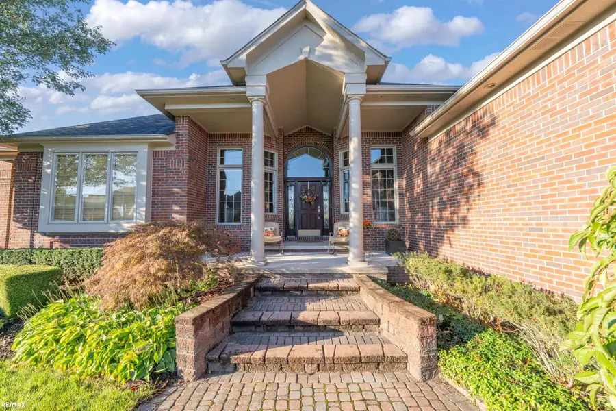 49677 Lakebridge, Shelby Charter Township, MI 48315 - Image #2