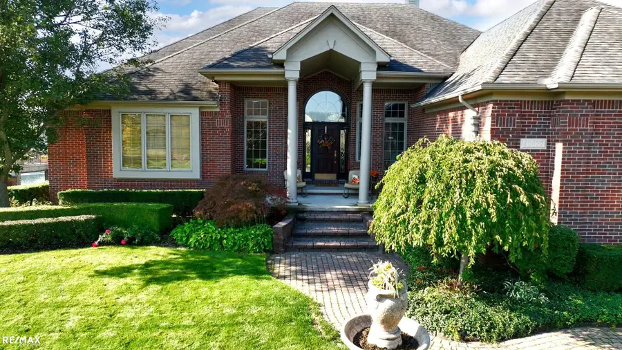 49677 Lakebridge, Shelby Charter Township, MI 48315 - Image #3