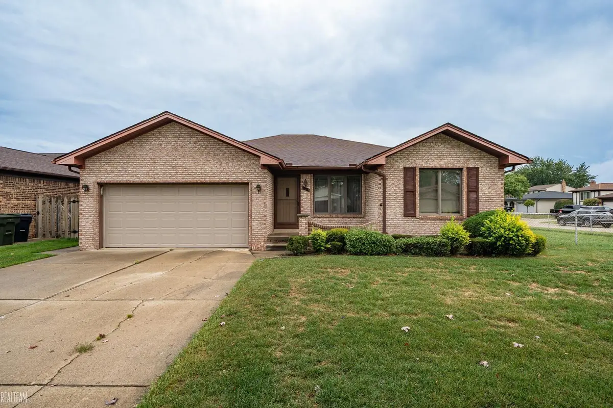 36552 Melbourne, Sterling Heights, MI 48312 - Image #1