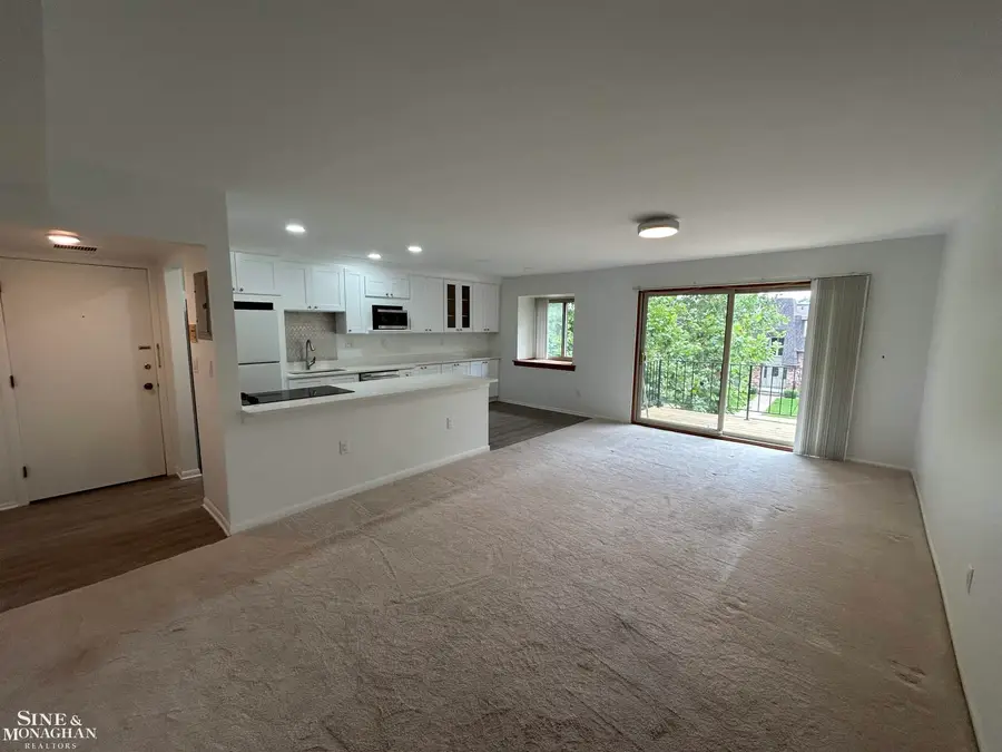 330 Riviera, Saint Clair Shores, MI 48080 - Image #2