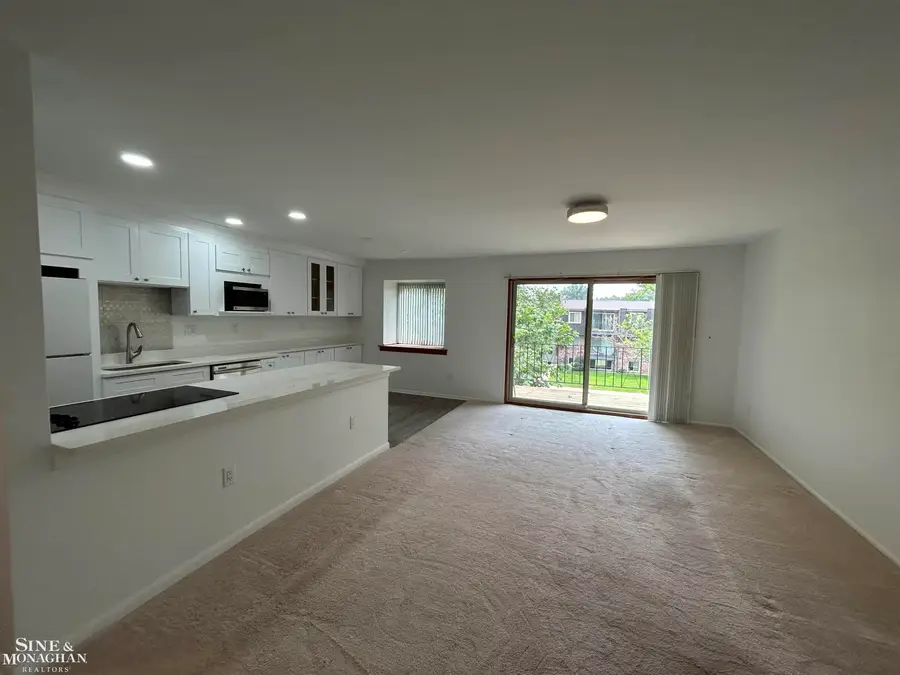 330 Riviera, Saint Clair Shores, MI 48080 - Image #3