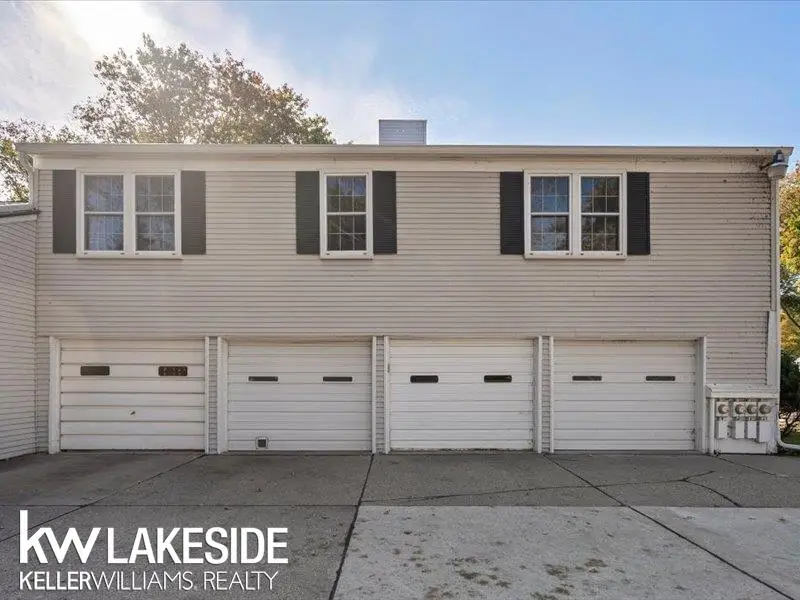 24757 Meadow Creek, Harrison Township, MI 48045 - Image #2