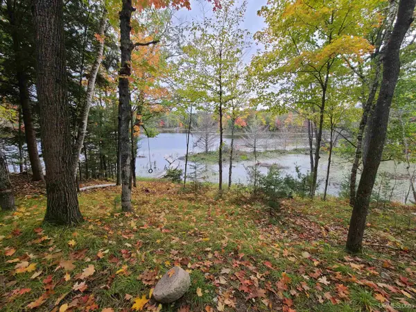 W16125 S Loop, Fence T-WI, WI 54120