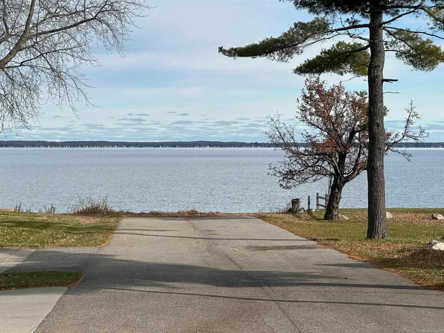 113 Wells, Houghton Lake Heights, MI 48630 - Image #3