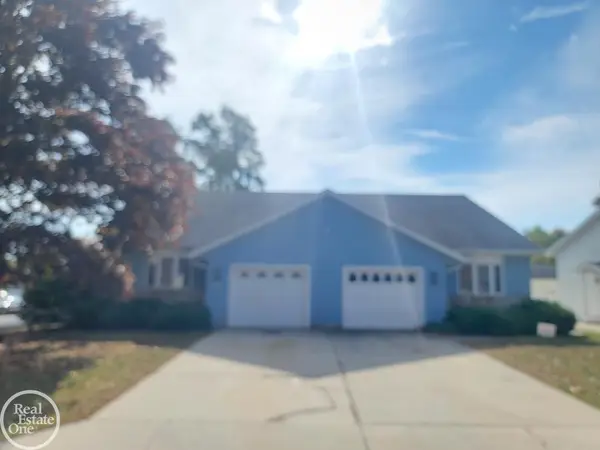 1424 Hazelwood, Port Huron, MI 48060