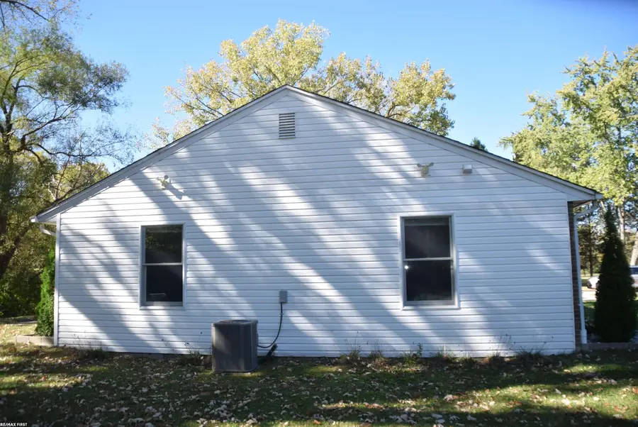 21272 Belleview, Clinton Township, MI 48036 - #3