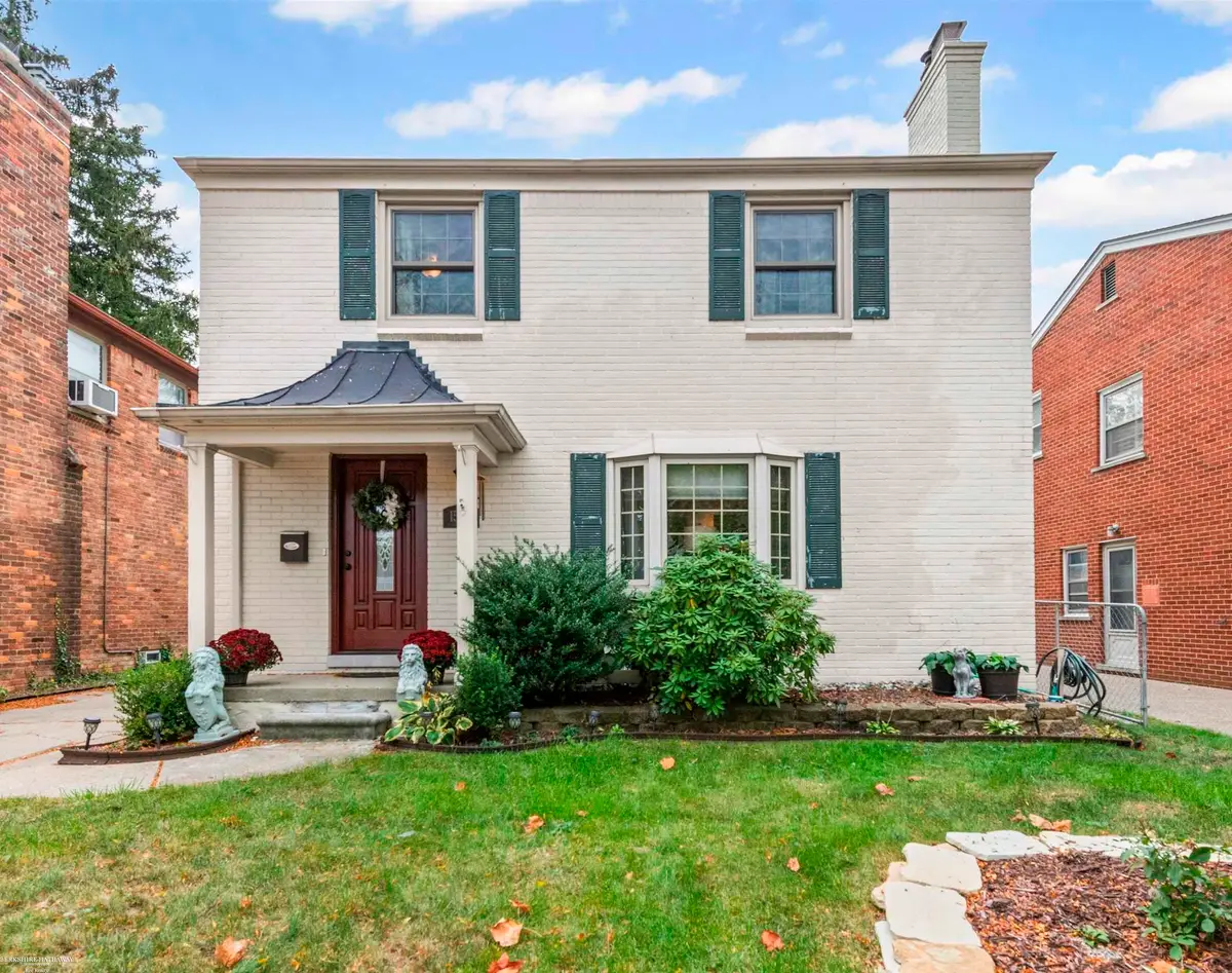 1597 Newcastle, Grosse Pointe Woods, MI 48236 - Image #1