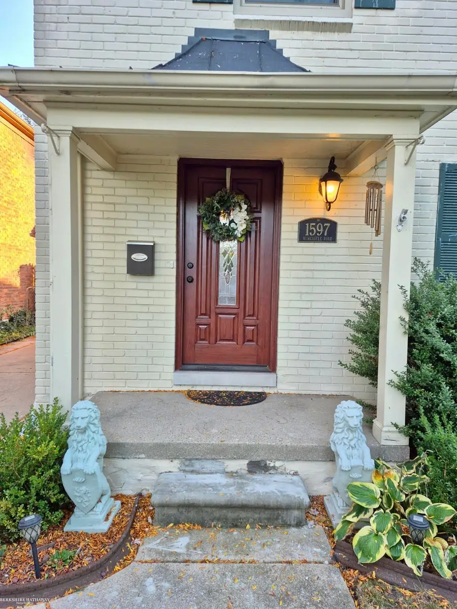 1597 Newcastle, Grosse Pointe Woods, MI 48236 - Image #2