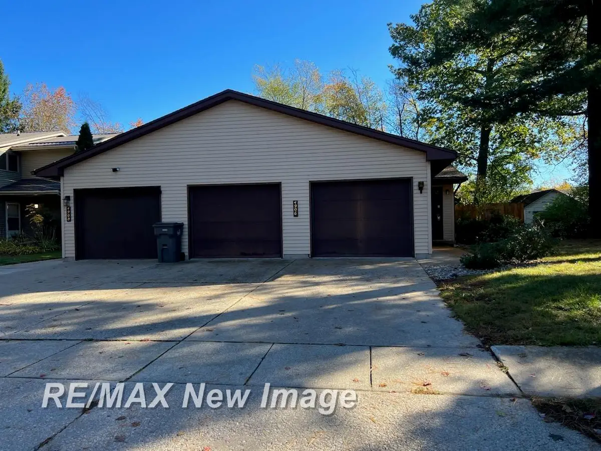 4906 Russell, Midland, MI 48640 - #1