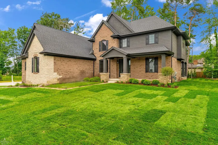 11851 Ovation Court, Shelby Charter Township, MI 48315 - Image #2