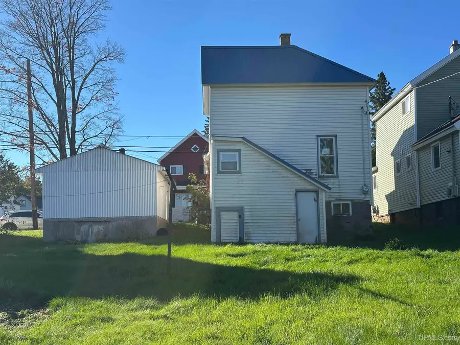 512 E Longyear, Bessemer, MI 49911 - Image #2