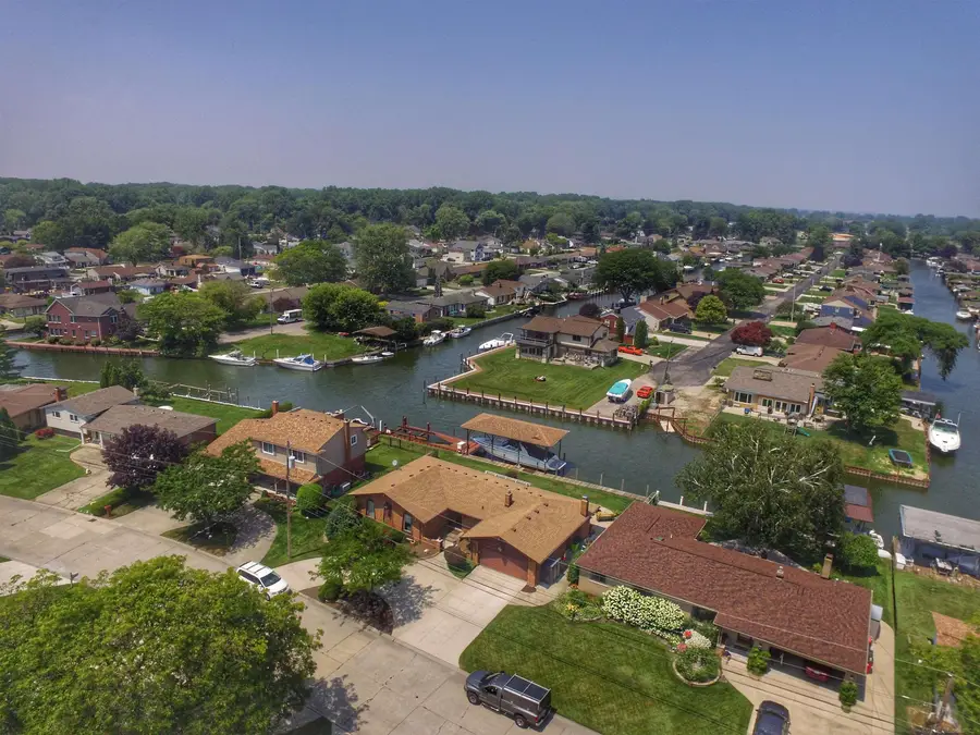 29471 N Seaway, Harrison Township, MI 48045 - Image #2