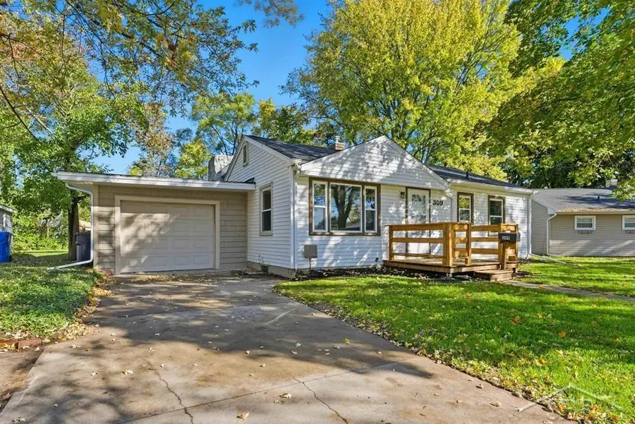 309 Princeton, Midland, MI 48640 - Image #2