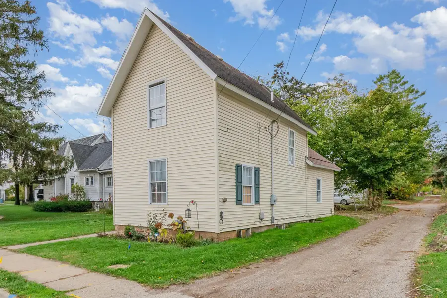 117 Elliot, Owosso, MI 48867 - Image #2