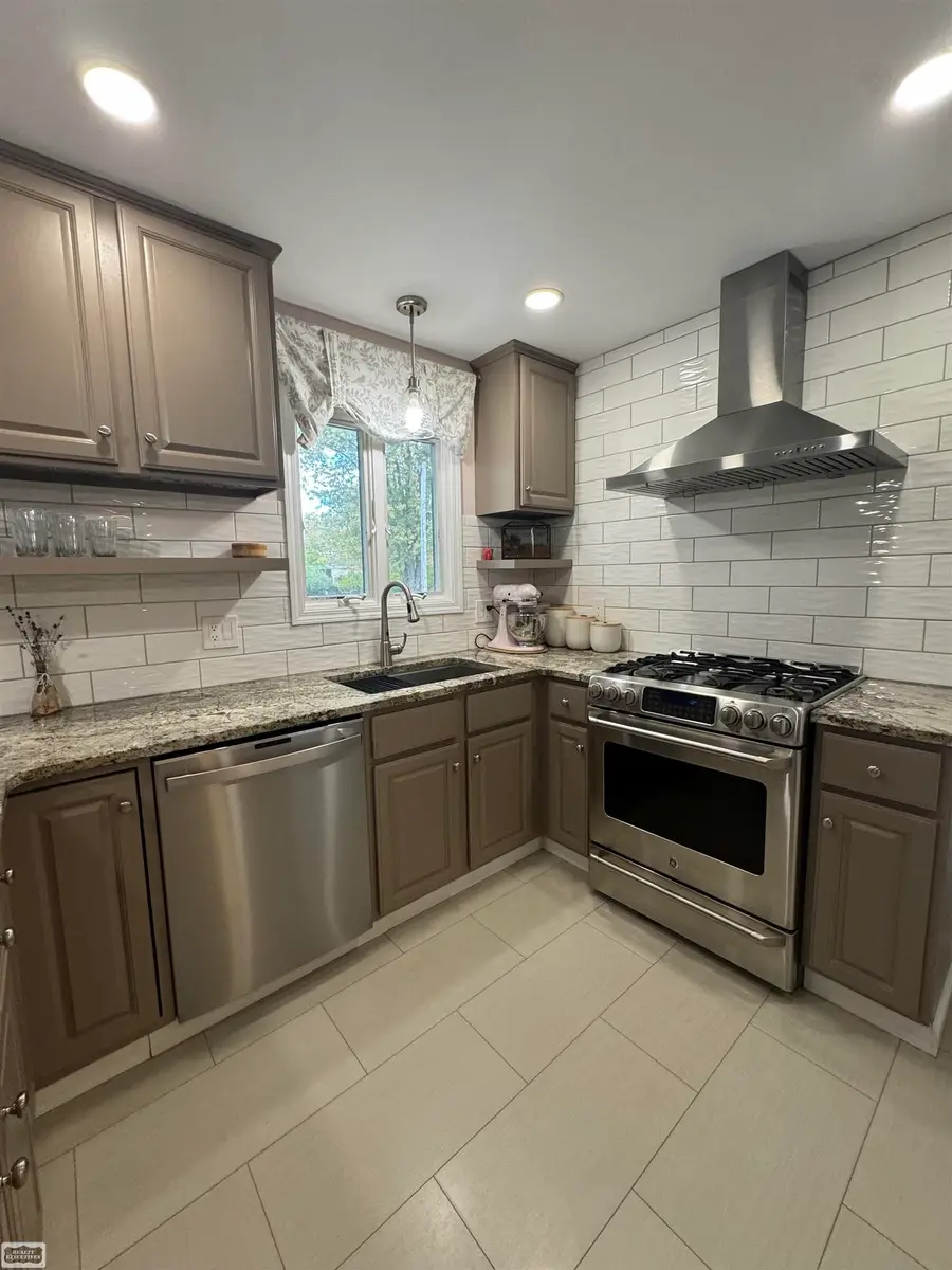 38530 Long, Harrison Township, MI 48045 - Image #3