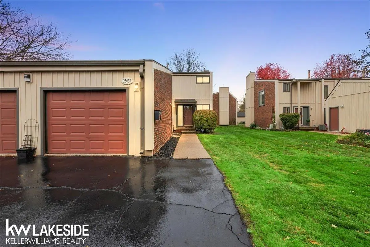 25033 Woodvale North, Southfield, MI 48034 - Image #1
